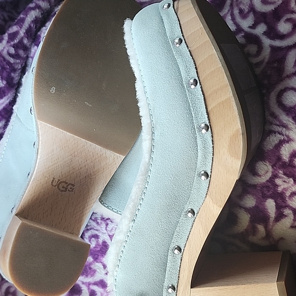 UGG CLOGS - Picture 2 of 2